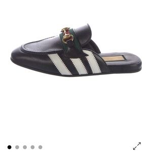 Gucci Black Leather Mule with White Stripes and Green Webbing